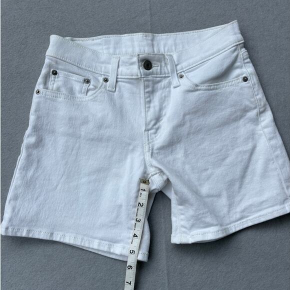 Women's White Denim Levi's jean shorts size 27 - Picture 4 of 7